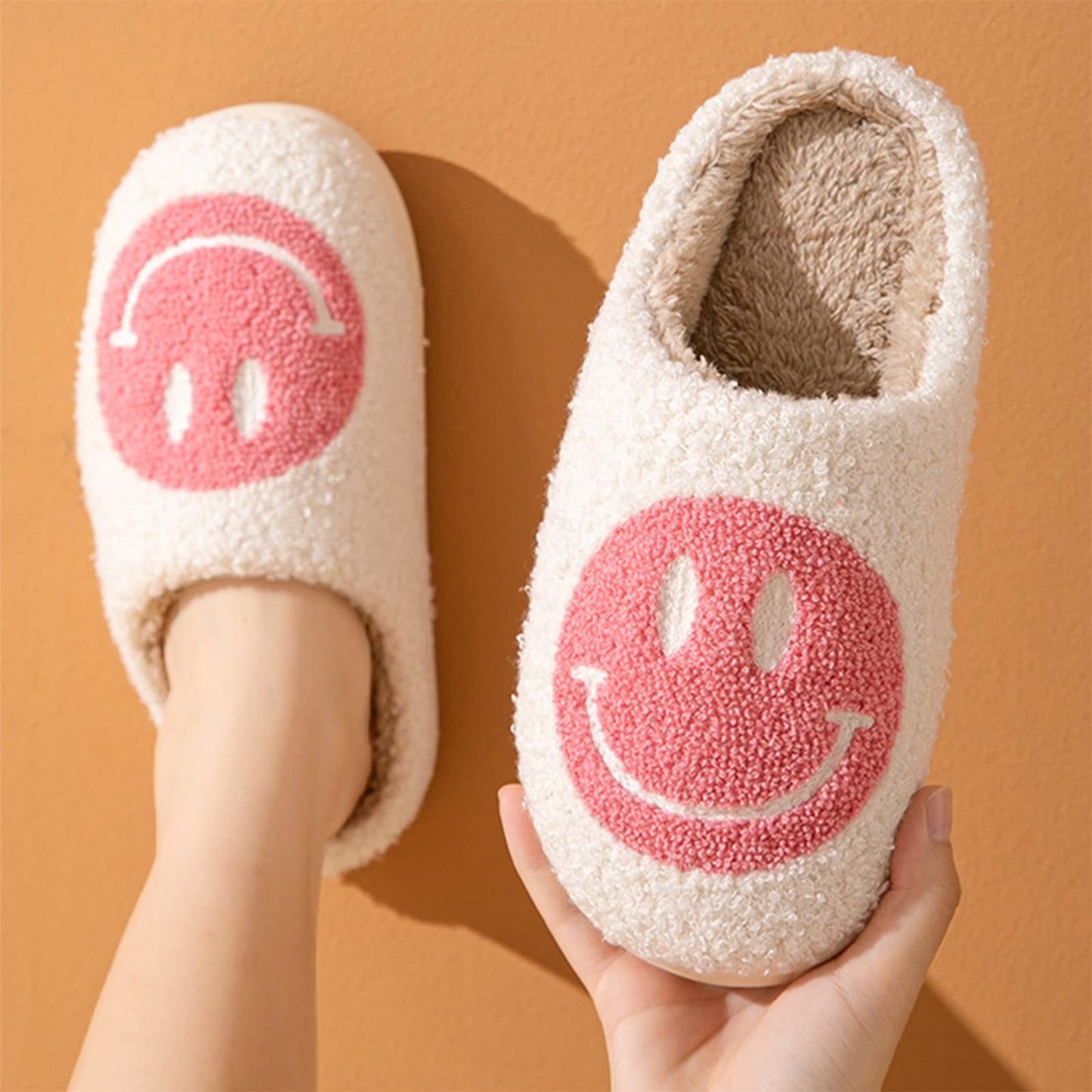 Bevaney Smile Face Slippers for Women, Soft Plush Smile Retro Preppy Slippers with Happy Face Slip-on Cozy Indoor Outdoor
