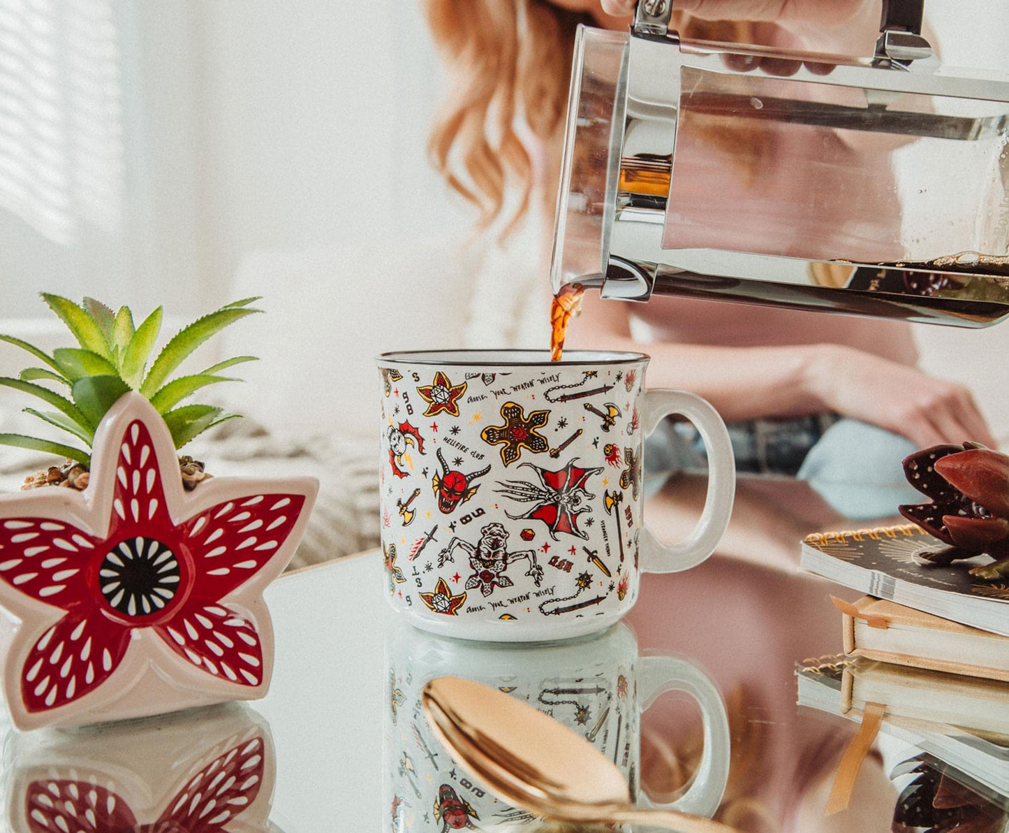 Silver Buffalo Stranger Things Hellfire Club Icons Ceramic Camper Mug | BPA-Free Travel Coffee Cup For Espresso, Cocoa, Tea | Holds 20 Ounces