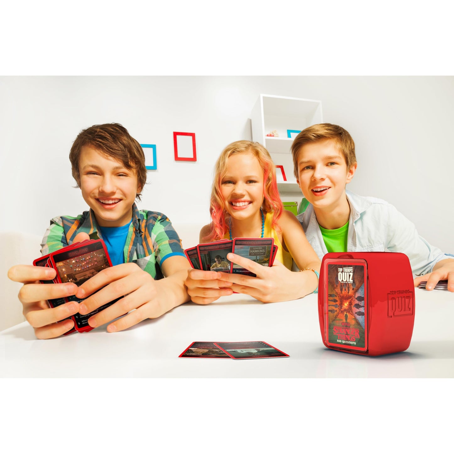 Top Trumps Stranger Things: Quiz Games - Trivia Quiz - Teen Games - Great Travel Games and Road Trip Games - Trivia Outdoor Games - Family Games for Teens and Adults 2+ Players - Ages 15+